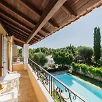 Villa-toula *